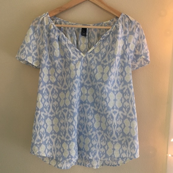 GAP Tops - GAP Print watermark top